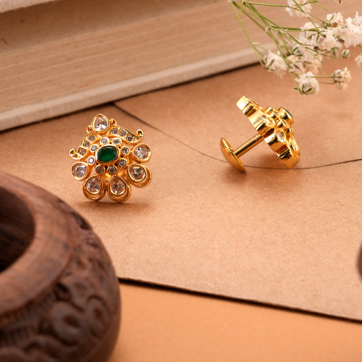 Floral Design Single Emerald Kundan Stud