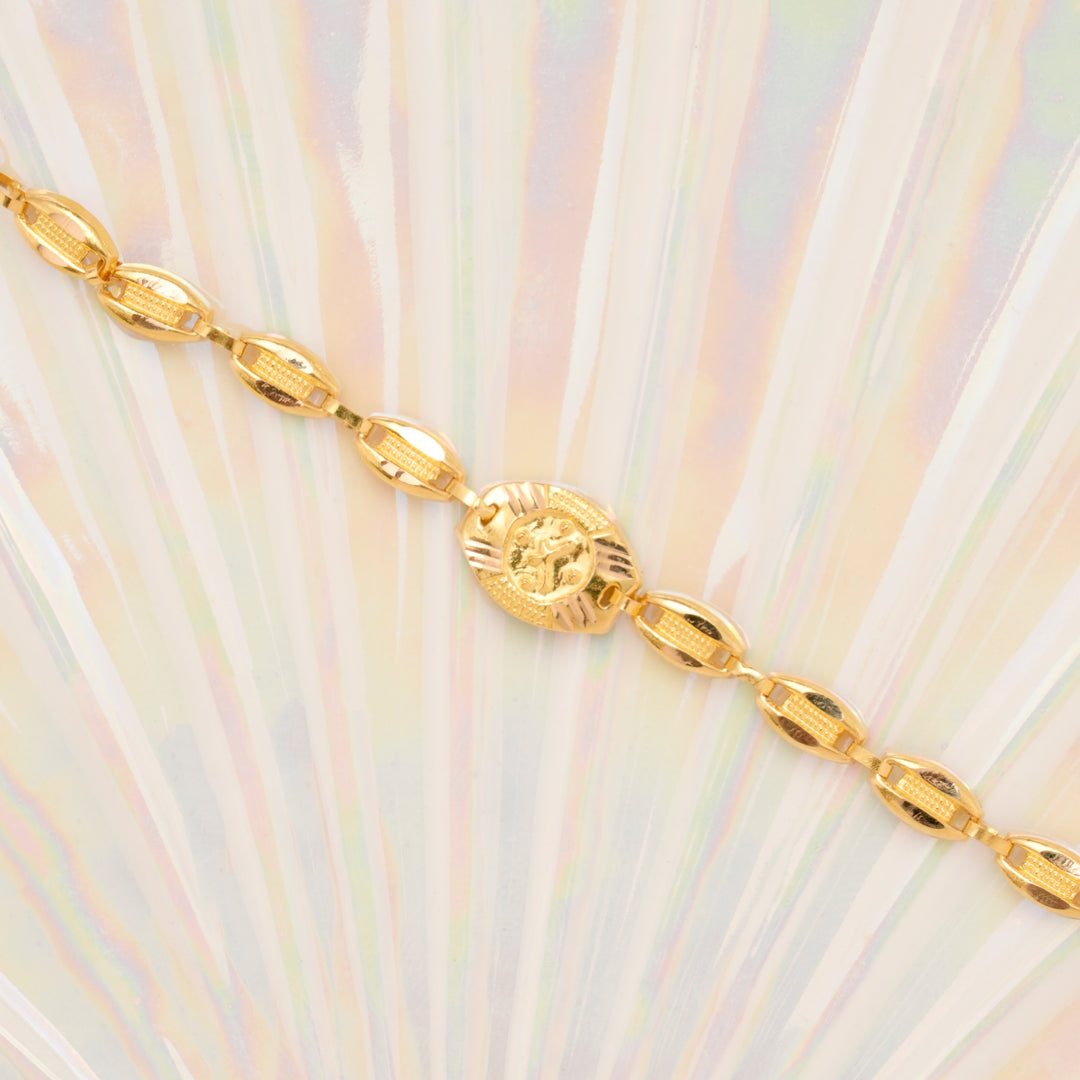 Graceful Oval Shaped Design Gold Bracelet