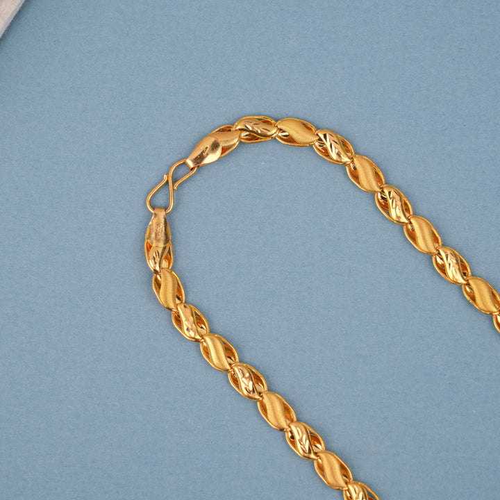 Twisted Gold Leaf Pattern Aura Chain