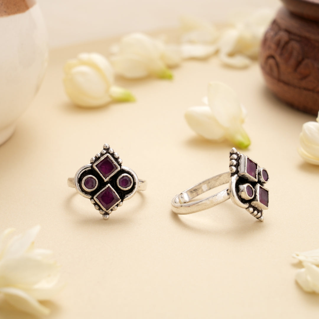 Royal Ruby Antique Floral Silver Toe Ring
