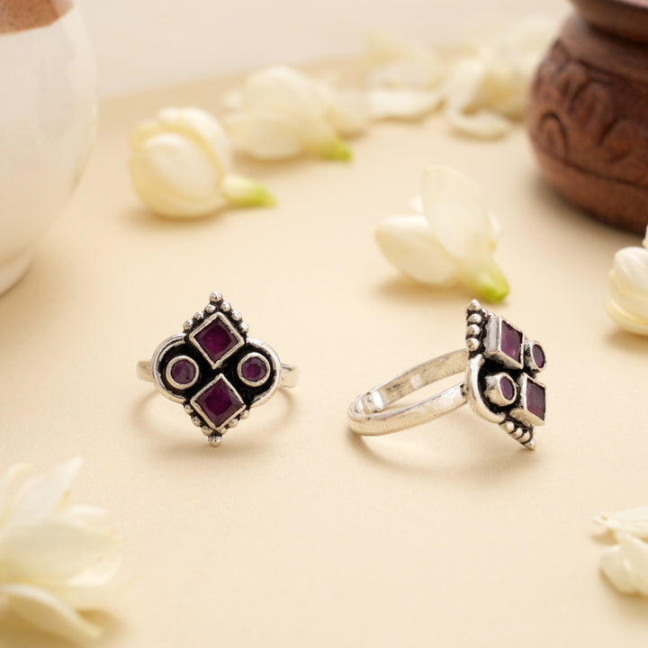 Royal Ruby Antique Floral Silver Toe Ring
