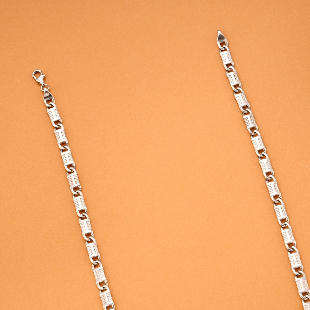 Stylish Silver Rectangular Coil Link Chain