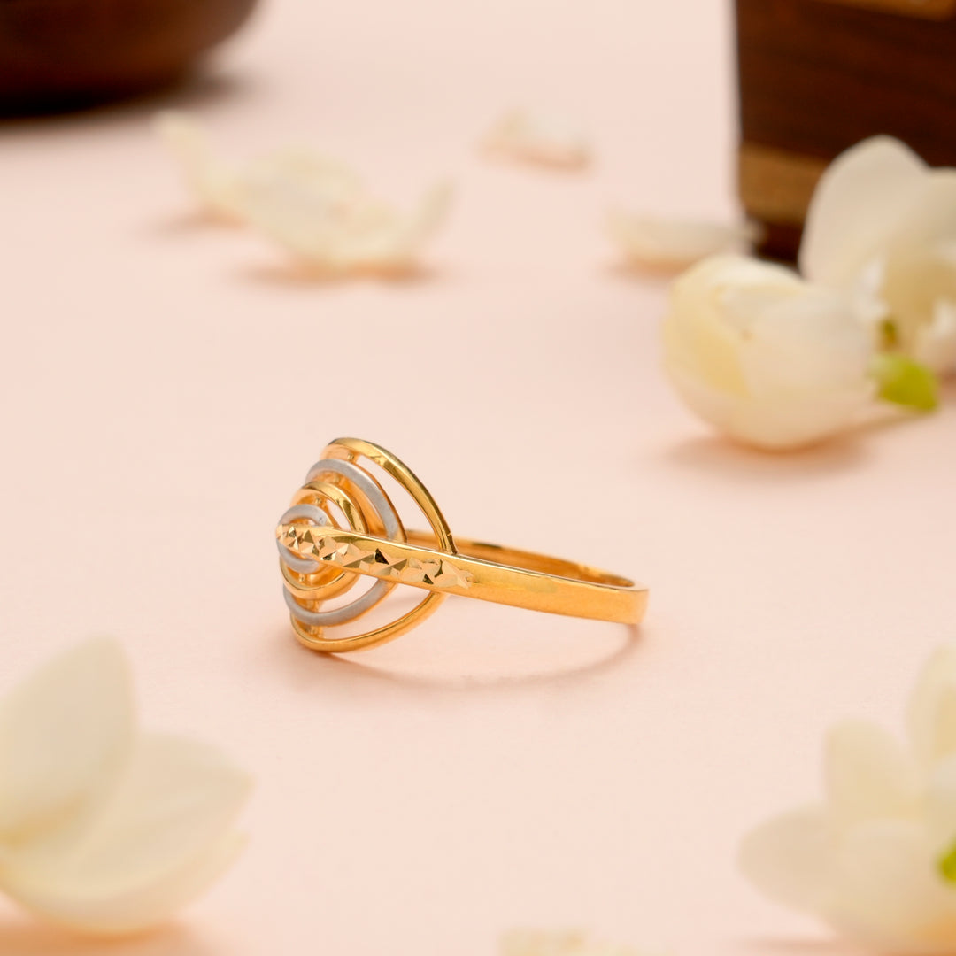 Elegant Stylish Leaf Pattern Gold Ring