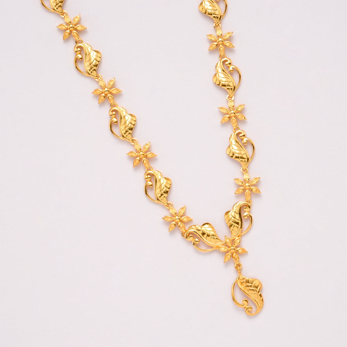 Leafy Flower Design Golden Necklace Set