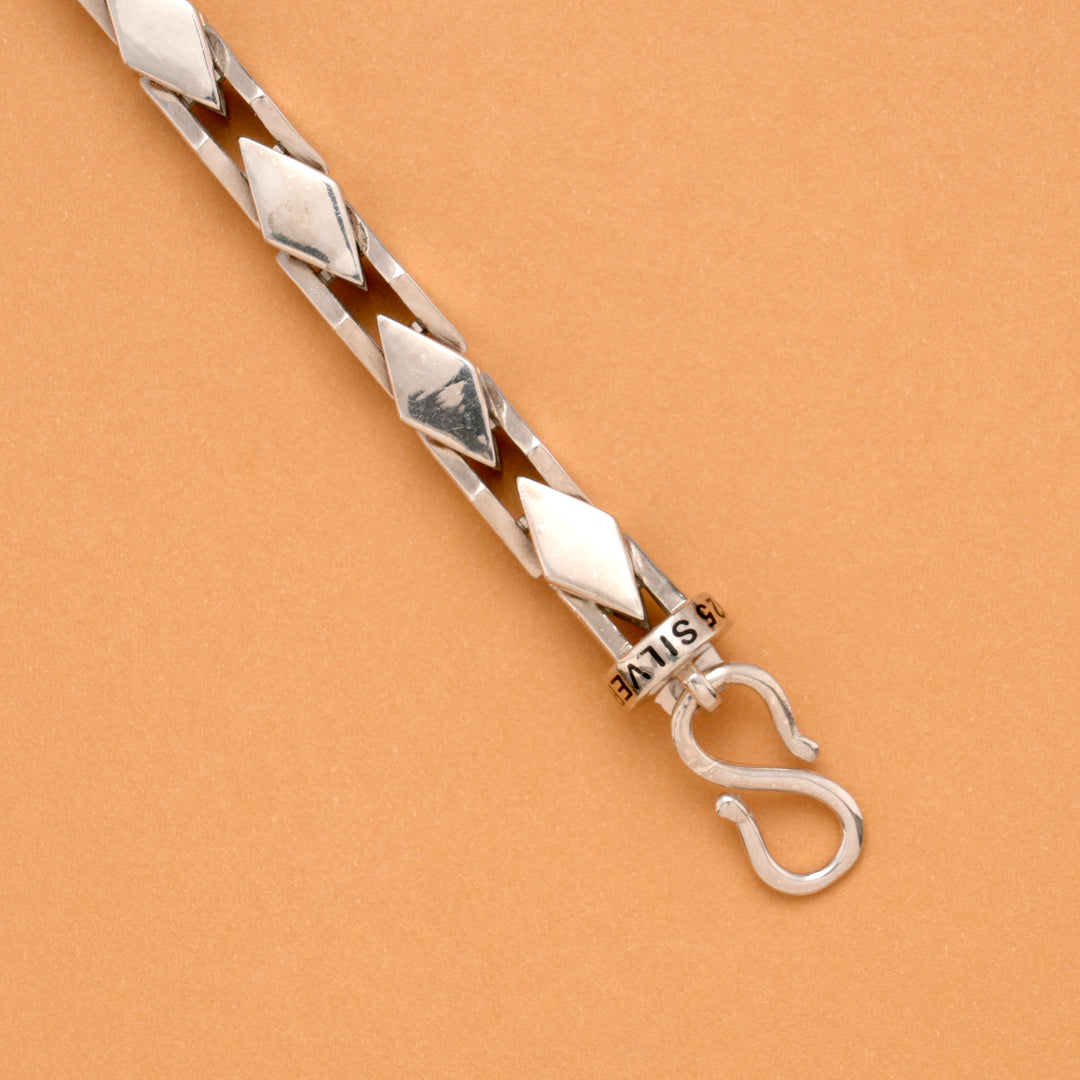 Bold Look Kite Cut Men's Silver Bracelet