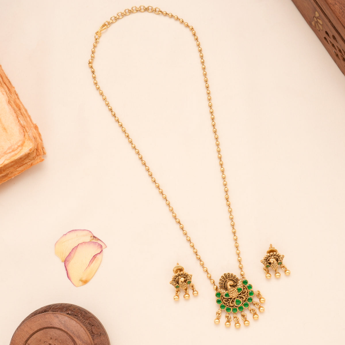 Antique Peacock Emerald Pendant Golden Necklace Set