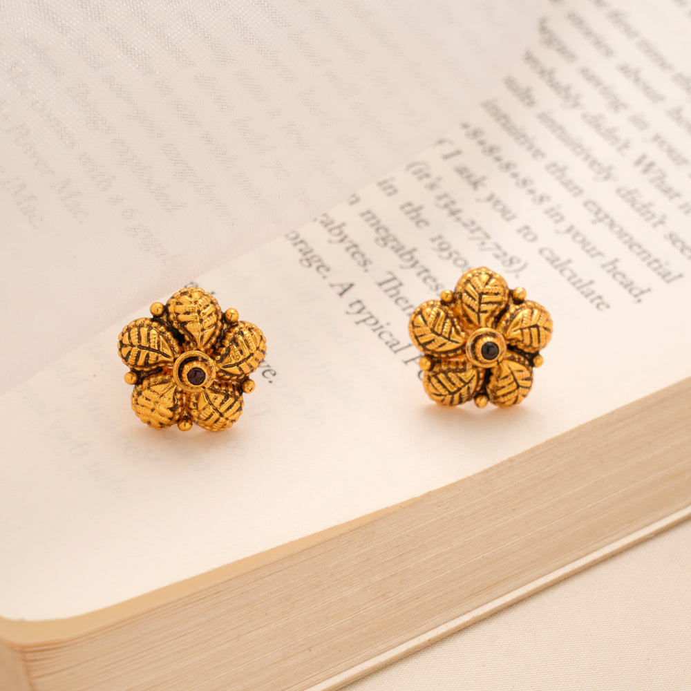Textured Floral Antique Kundan Stud
