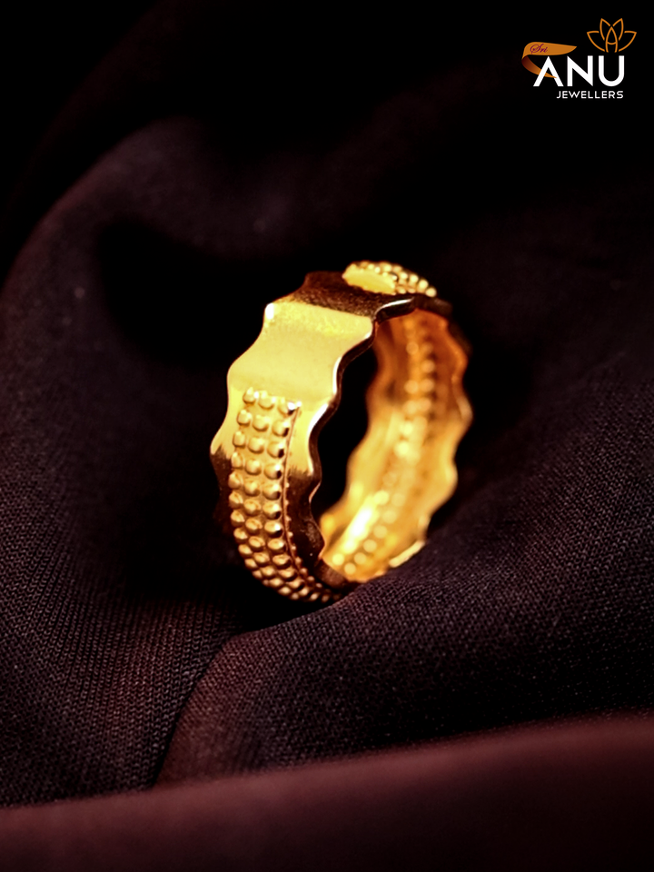 Crown Edge Gold Border Band Ring