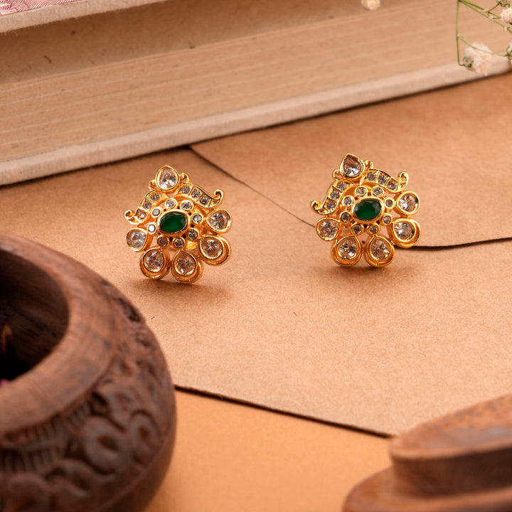 Floral Design Single Emerald Kundan Stud