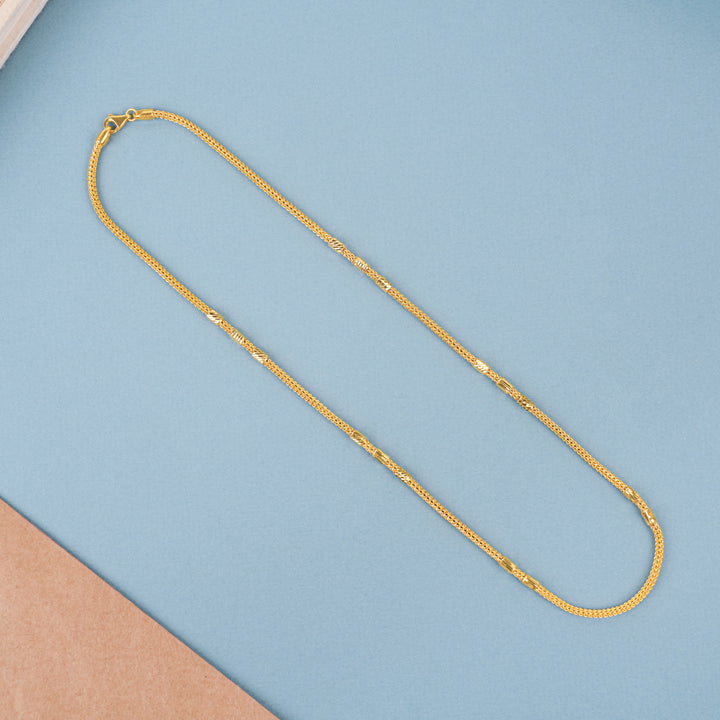 Elegant Gold Textured Leaf Bead Necklace