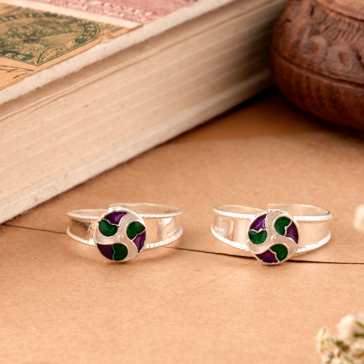 Round Shape Enamel Silver Toe Ring