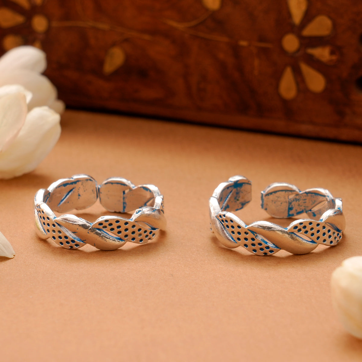 Antique Twist Silver Toe Ring