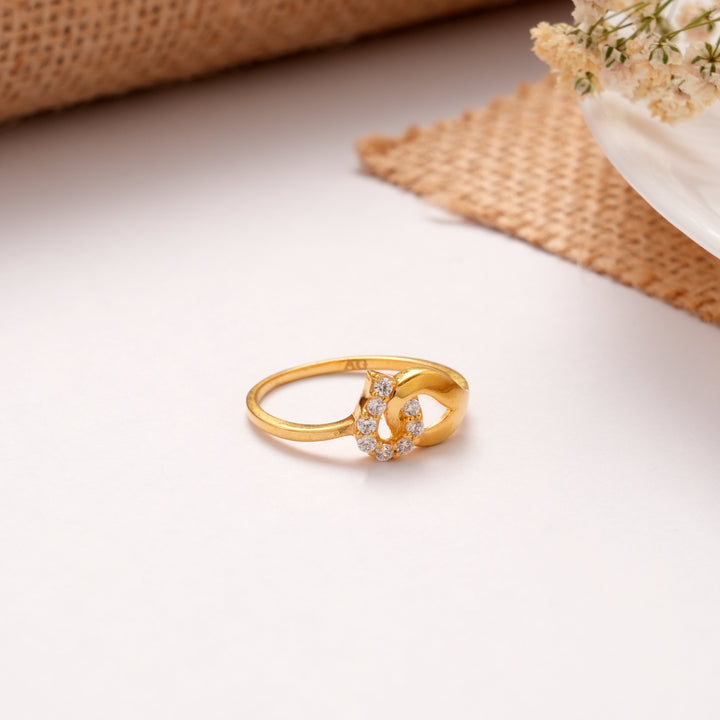 Classic Leaf Design Golden Ring