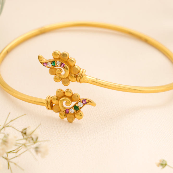 Floral Curve Leaf with Stone Gold Kada