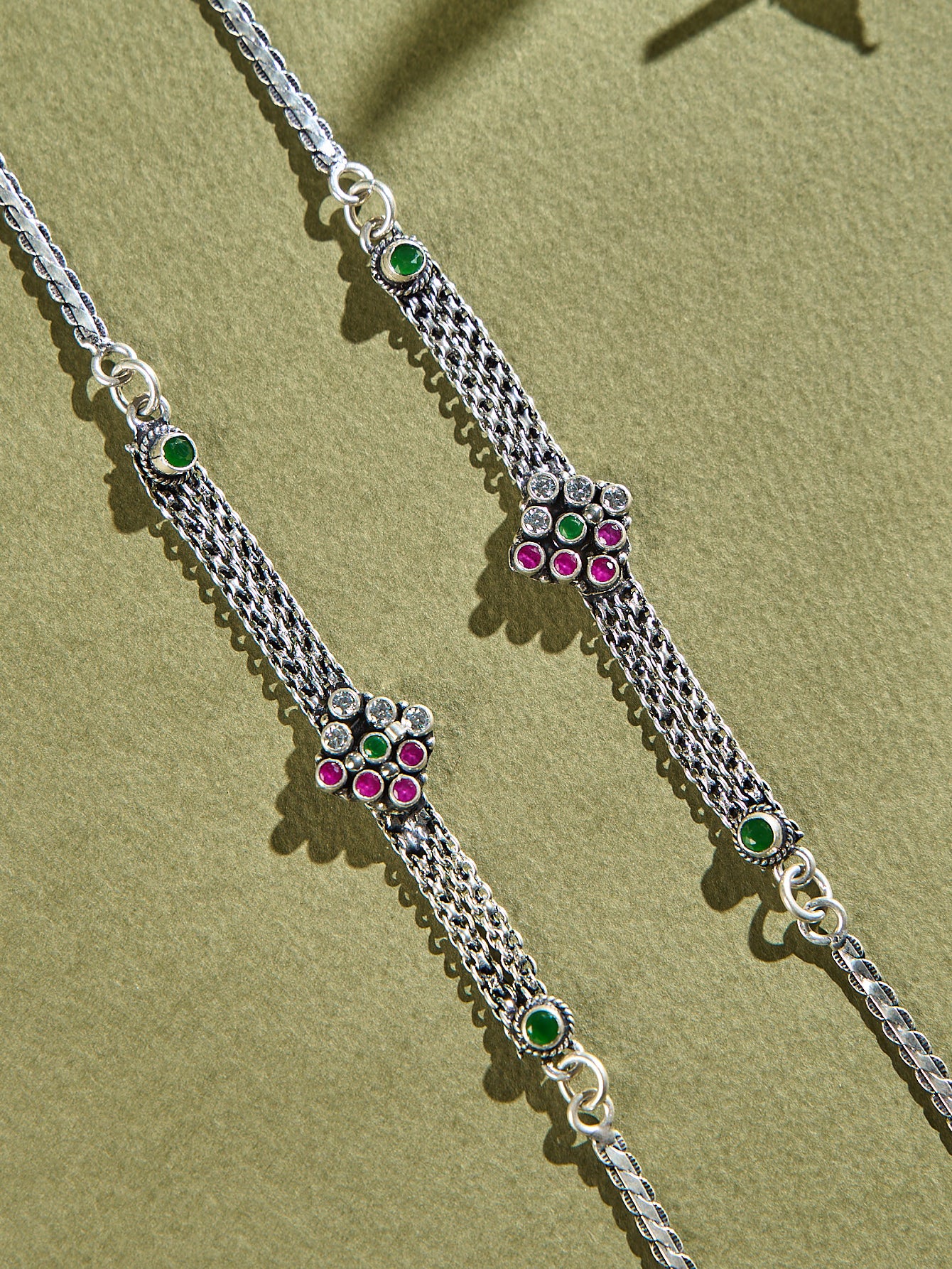 Elegant Leafy Sparkle Anklet