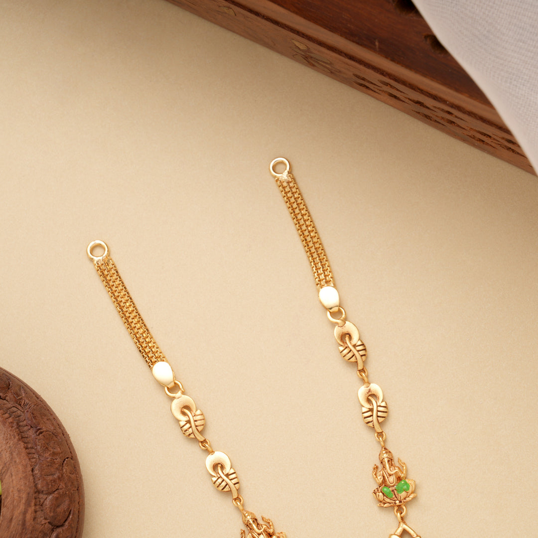 Minimal Gaja Lakshmi Short Golden Necklace