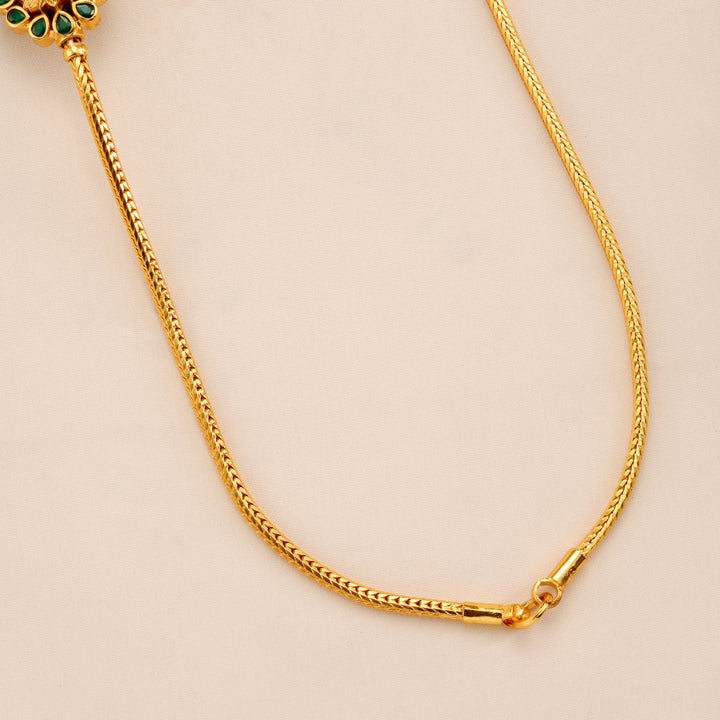 Leaf Emerald with Lakshmi Silver Mugappu Chain