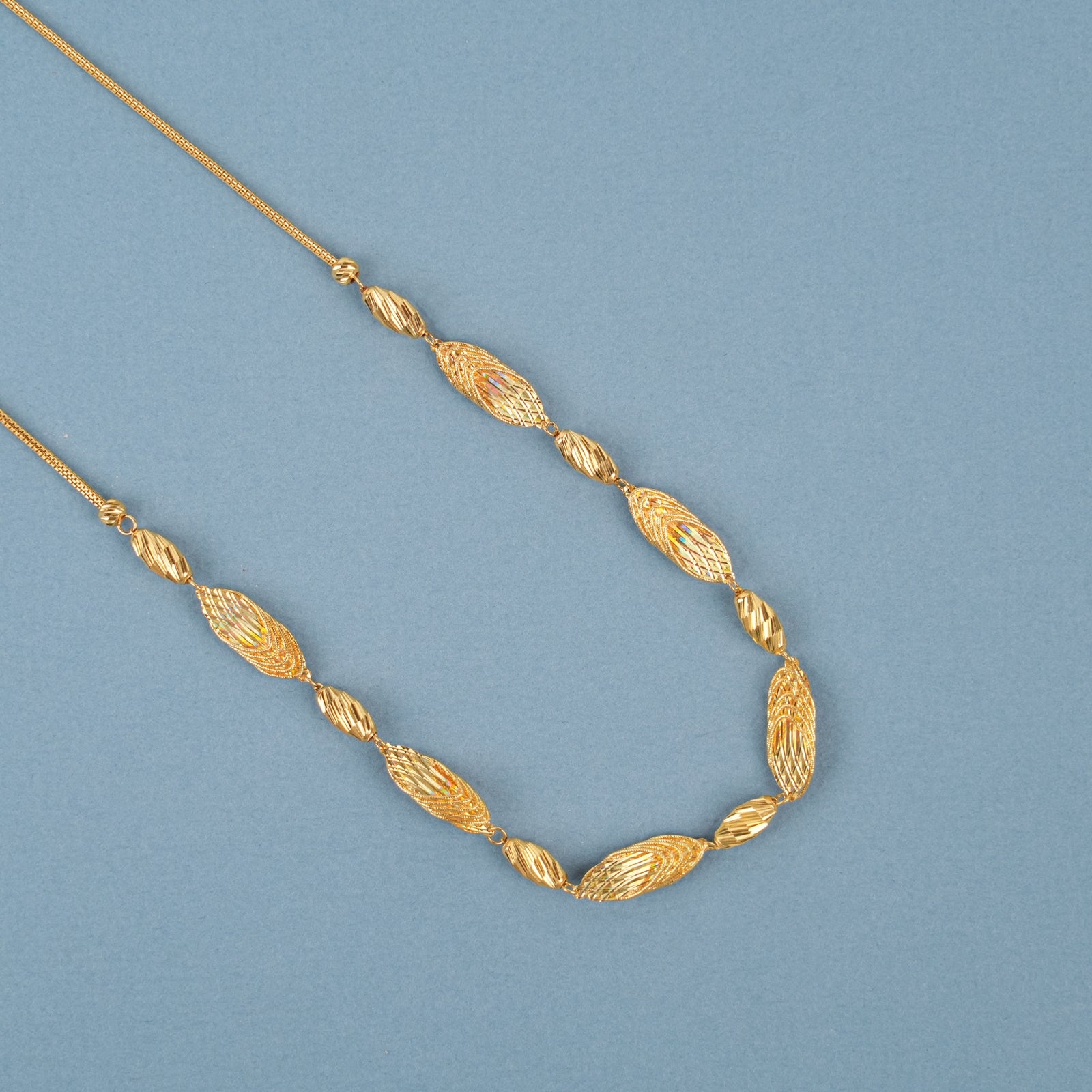 Stylish Textured Gold Oval Link Necklace