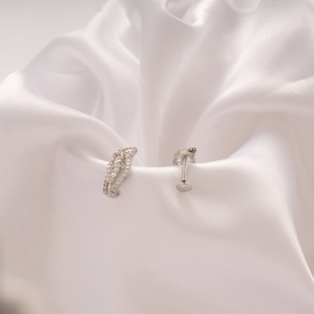 Stylish Curved Leaf Pattern Silver Stud