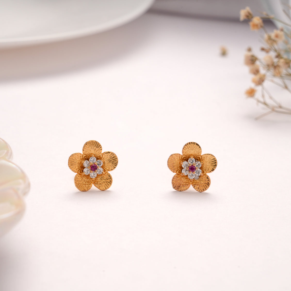 Cute Leaf Blossom with Flower Stone Golden Stud