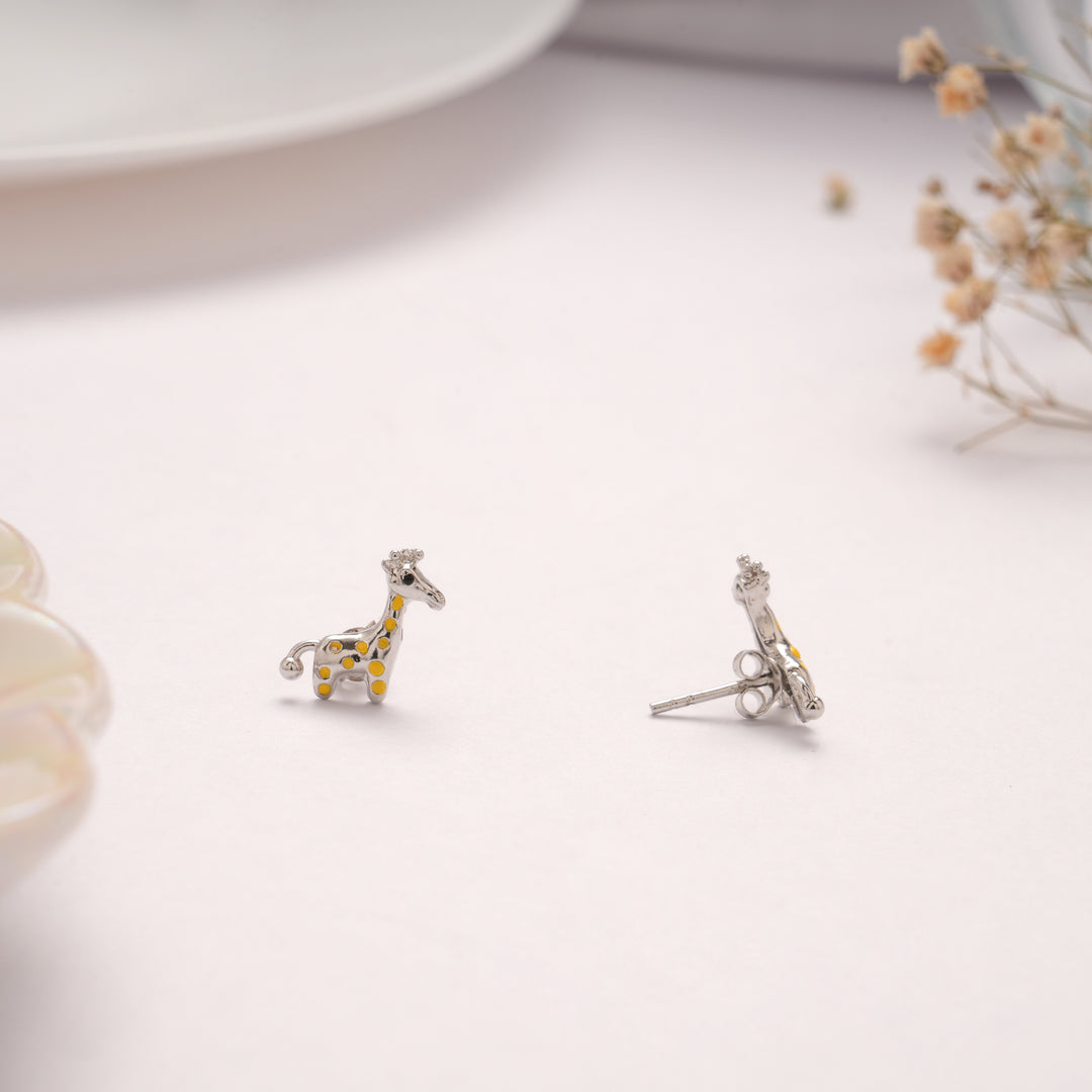 Dainty Silver Giraffe Animal Stud