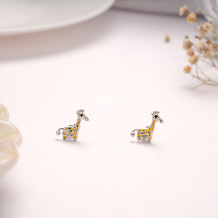 Dainty Silver Giraffe Animal Stud