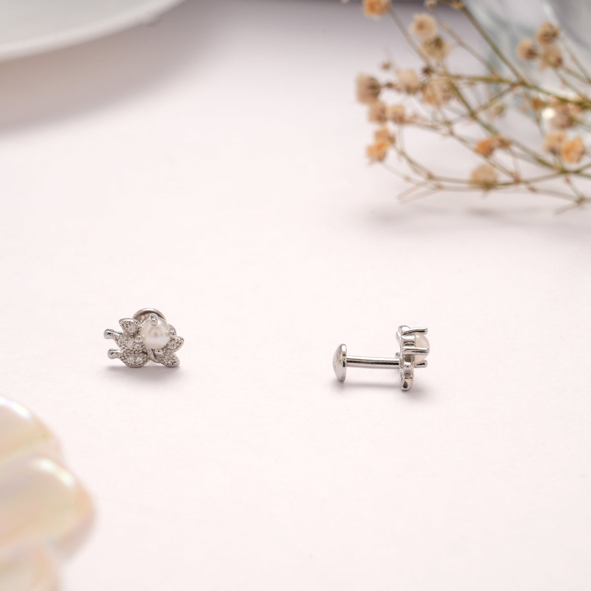 Fancy Pearl Design Stone Silver Stud