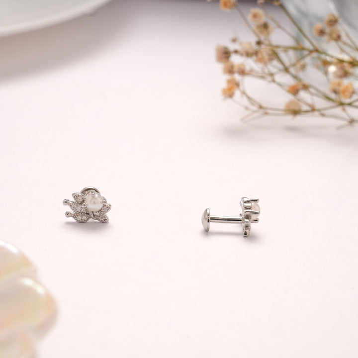 Fancy Pearl Design Stone Silver Stud