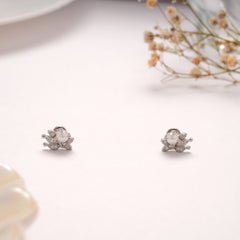Fancy Pearl Design Stone Silver Stud