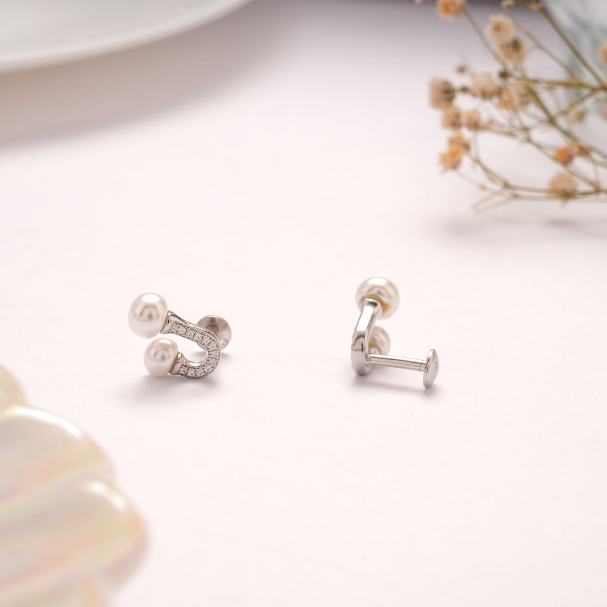 Chic Silver Curved Pearl Stud