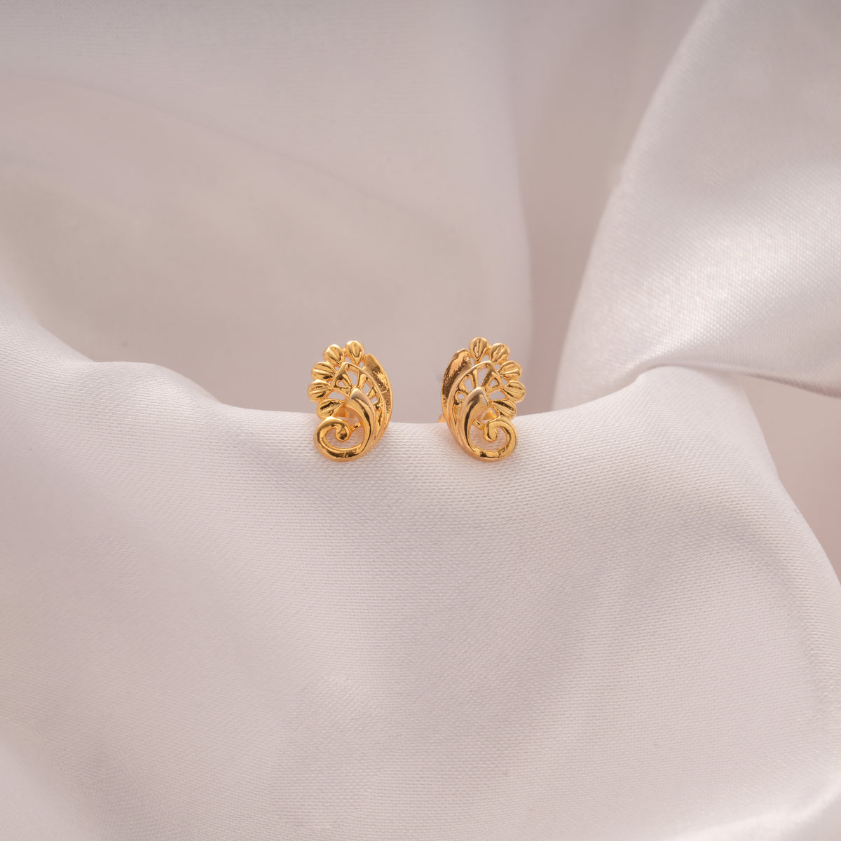 Cute Curve Floral Design Golden Stud