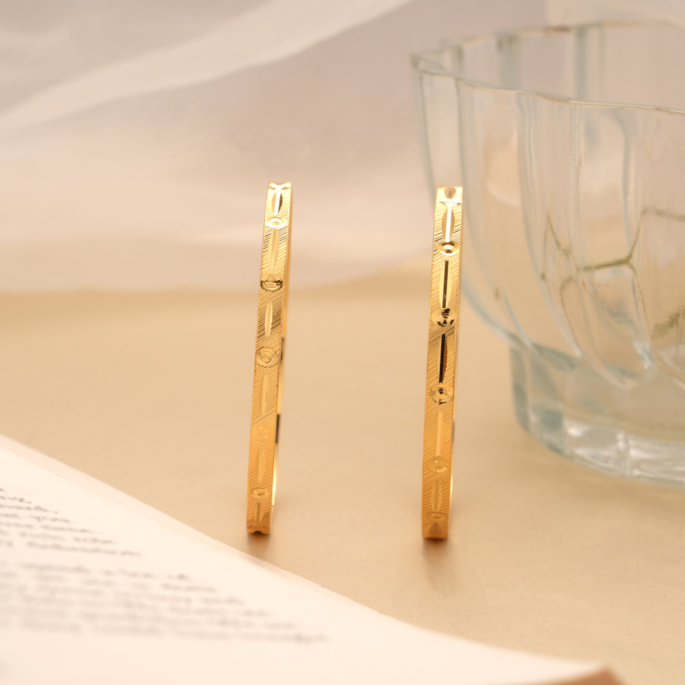 Simple Ethnic Golden Bangle