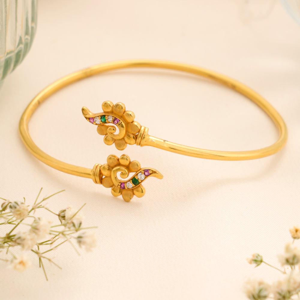 Floral Curve Leaf with Stone Gold Kada
