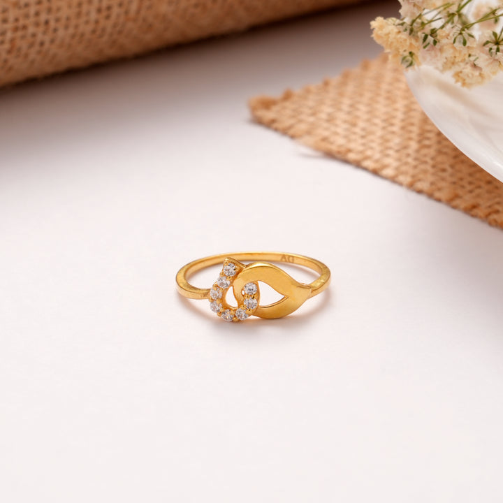 Classic Leaf Design Golden Ring