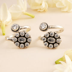 Vintage Style with White Gems Toe Ring