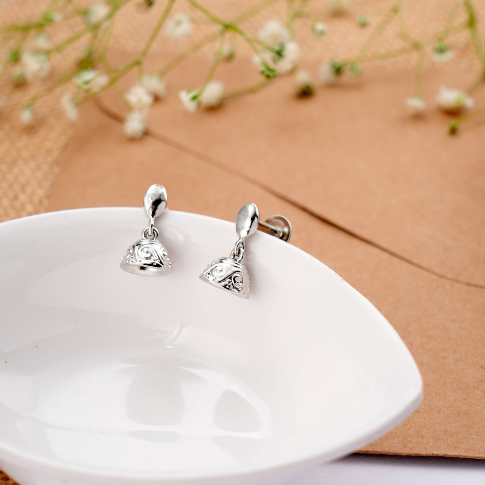 Engraved Jimikki Silver Stud
