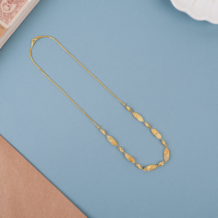 Stylish Textured Gold Oval Link Necklace