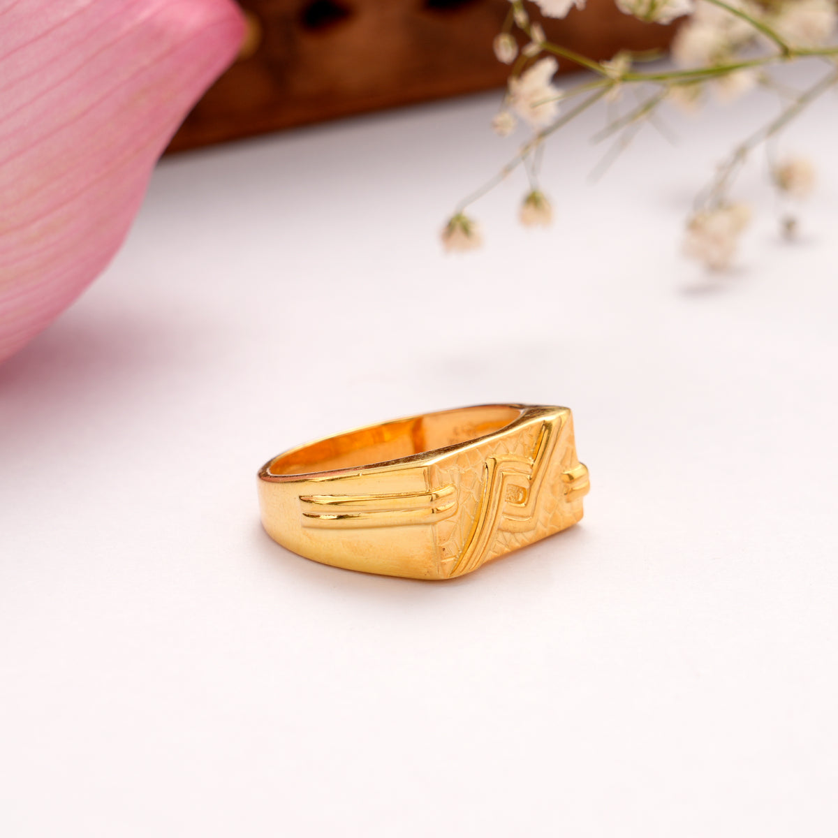Stylish Golden Casting Ring for Men