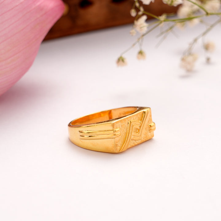 Stylish Golden Casting Ring for Men