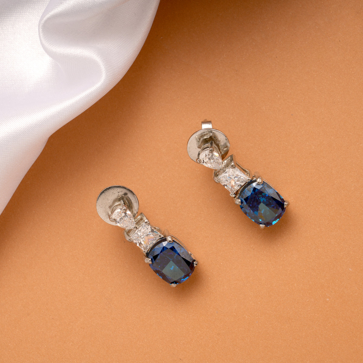 Shining Blue Stone Drops Silver Necklace Set