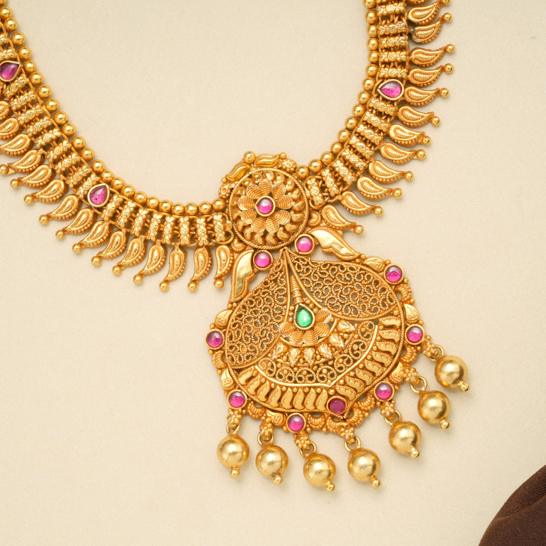 Elegant Floral Design Gold Plated Drops Necklace