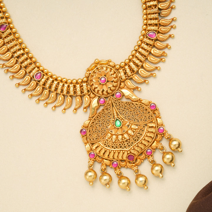 Elegant Floral Design Gold Plated Drops Necklace