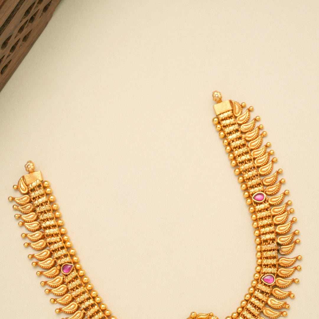 Elegant Floral Design Gold Plated Drops Necklace