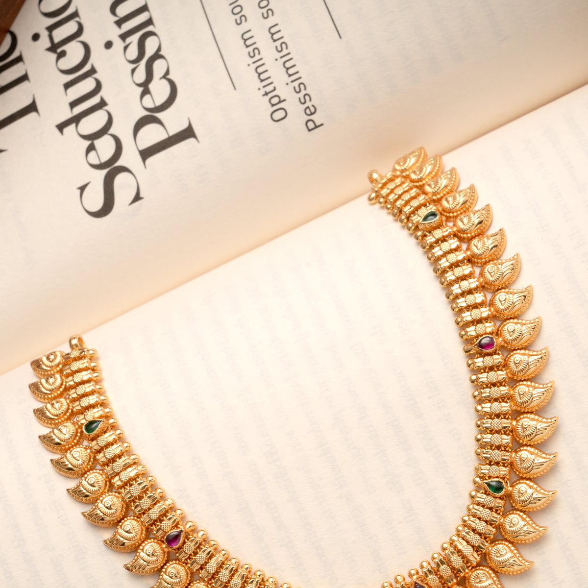 Classic Mango Design Tear Drop Design Golden Necklace
