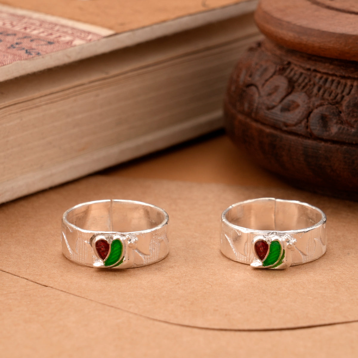 Charming Enamel Silver Toe Ring