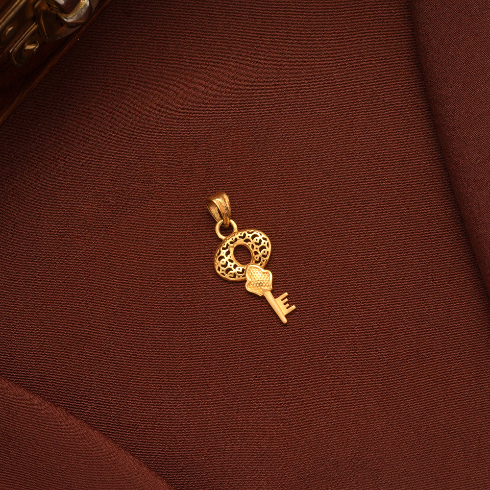Charming Key Gold Pendant