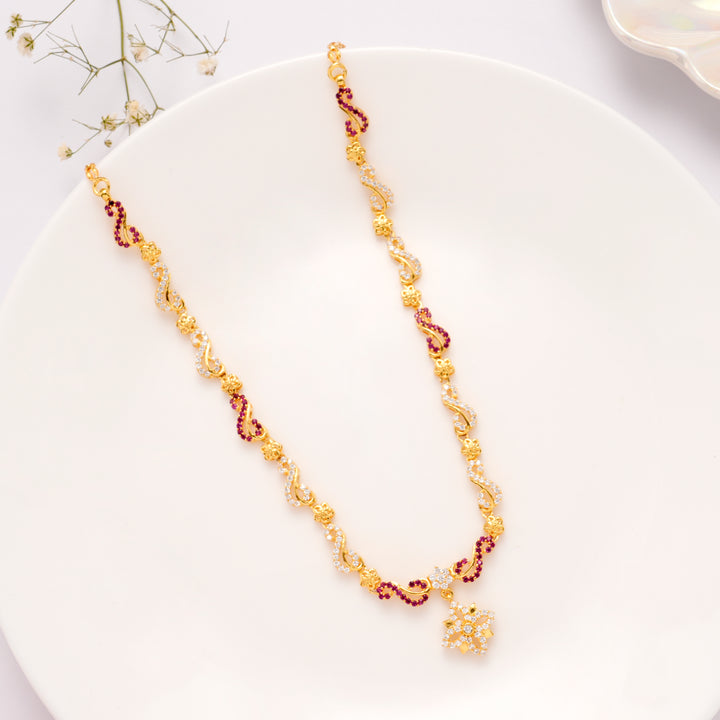 Ruby Floral Pattern Golden Necklace Set