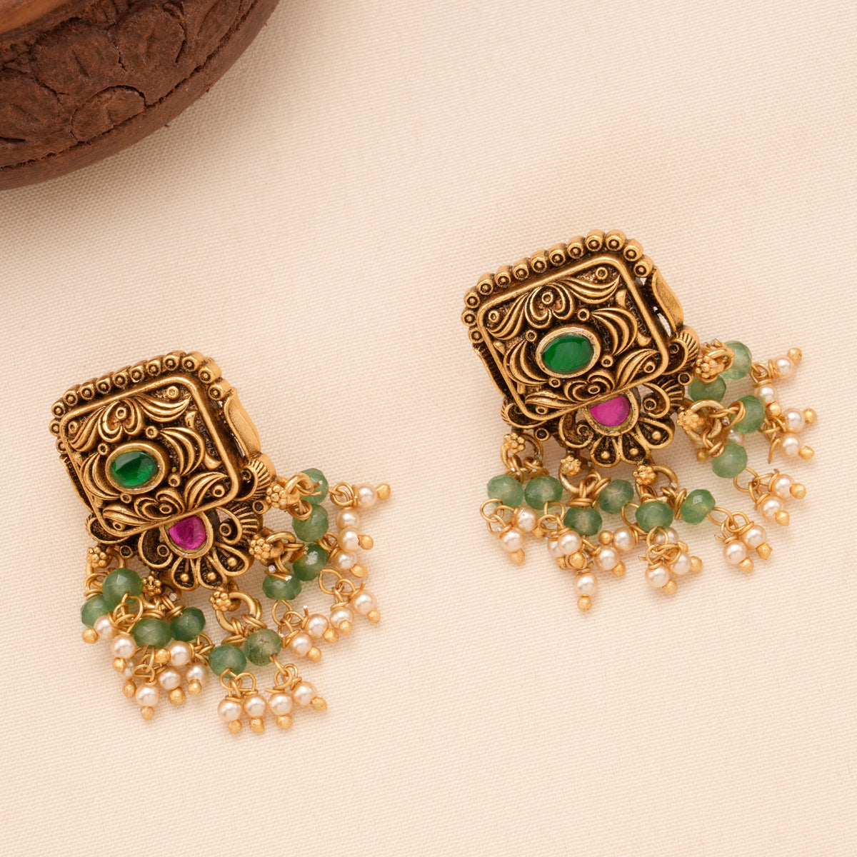 Blossom Floral Antique Pendant Golden Necklace Set