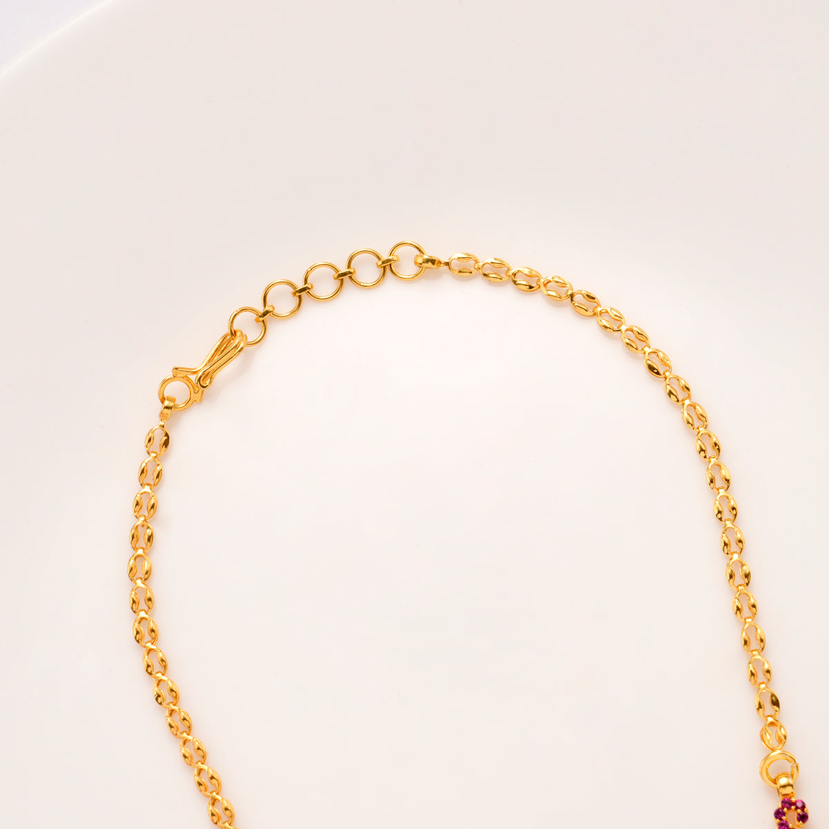 Ruby Floral Pattern Golden Necklace Set