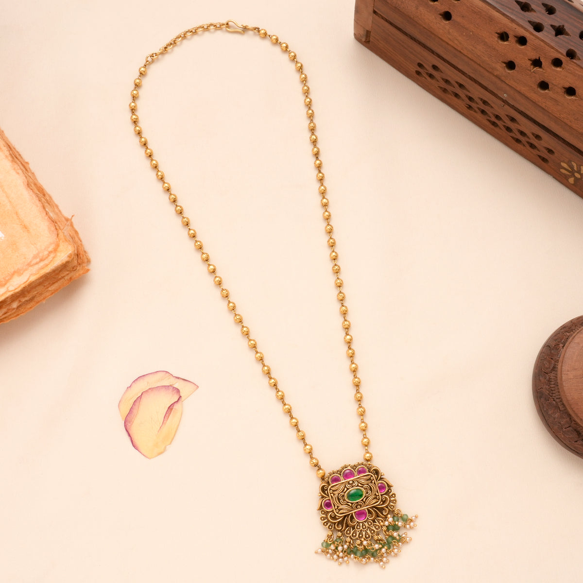 Blossom Floral Antique Pendant Golden Necklace Set
